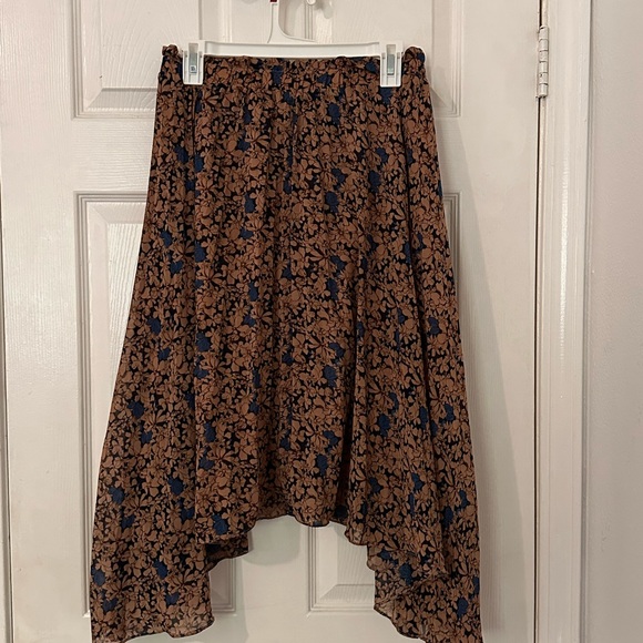 (5 for $25) Asymmetrical, pleated midiskirt - Picture 1 of 3